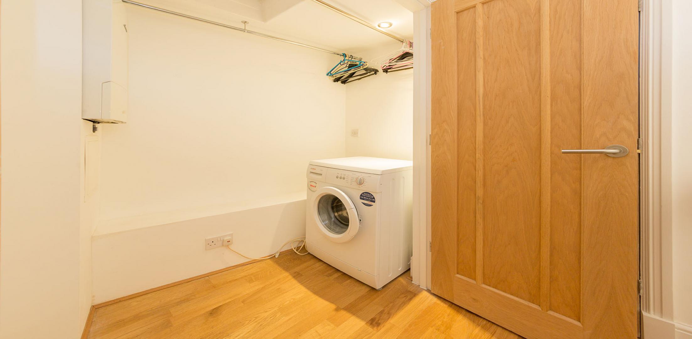 			1 Bedroom, 1 bath, 1 reception Flat			 Broadhurst Gardens, WEST HAMPSTEAD